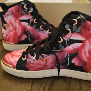 Ted Baker Women's Vleil Fashion Sn